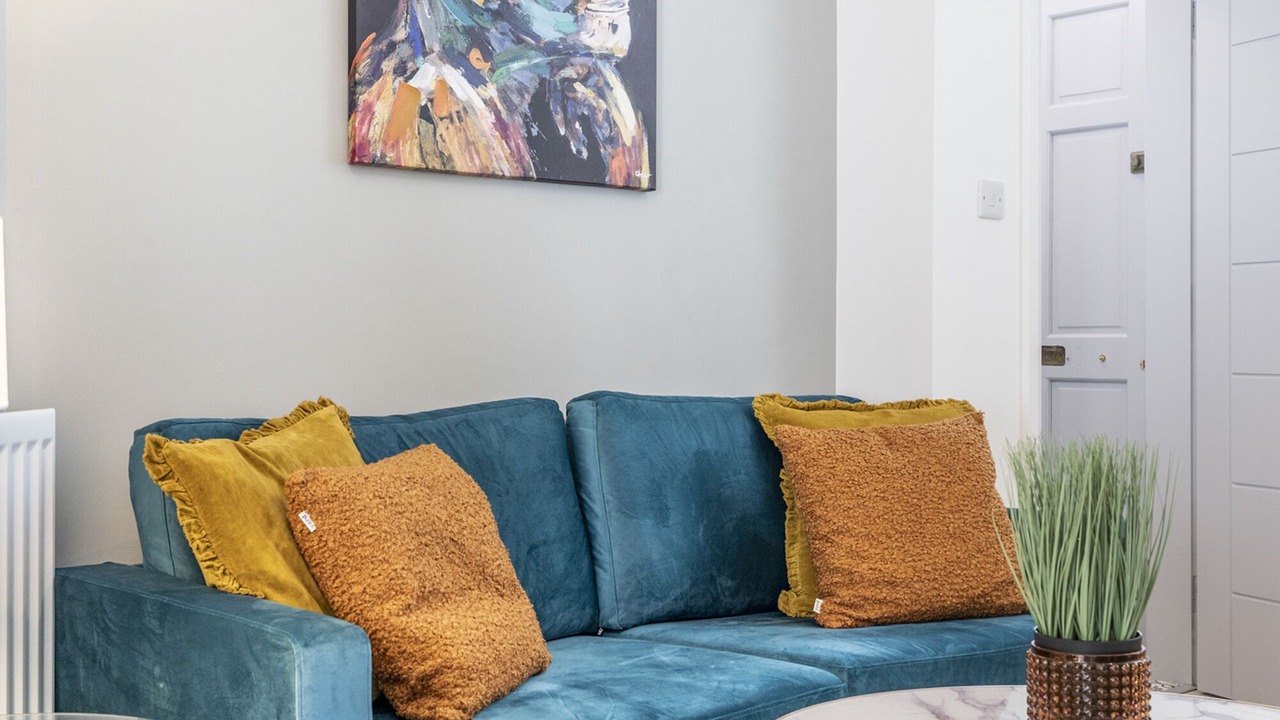 Photo of Livingroom in Queens Quarter