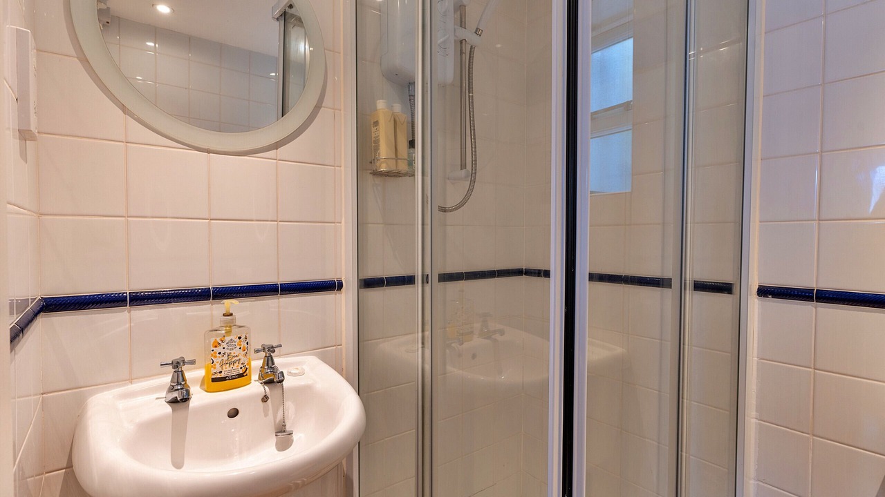 Photo of Bathroom in Porthleven