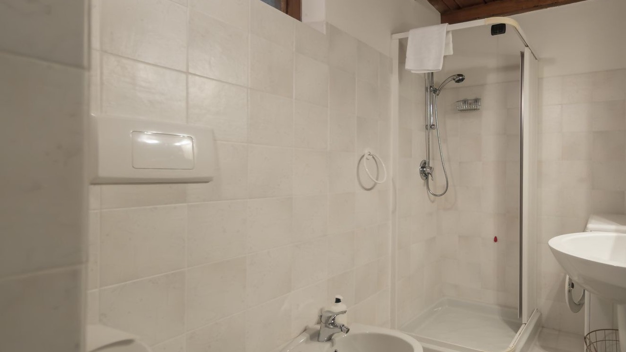 Photo of Bathroom in Cola