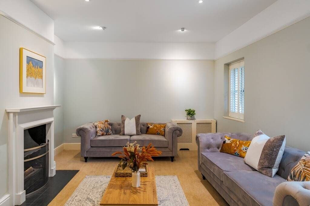 Photo of Livingroom in Old Windsor