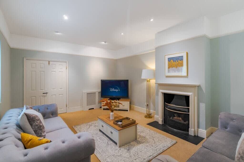 Photo of Livingroom in Old Windsor