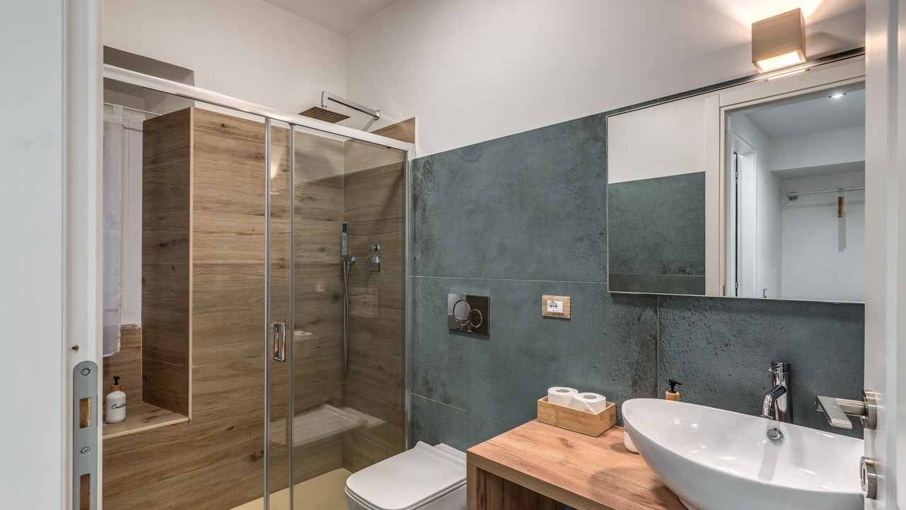 Photo of Bathroom in Esquilino