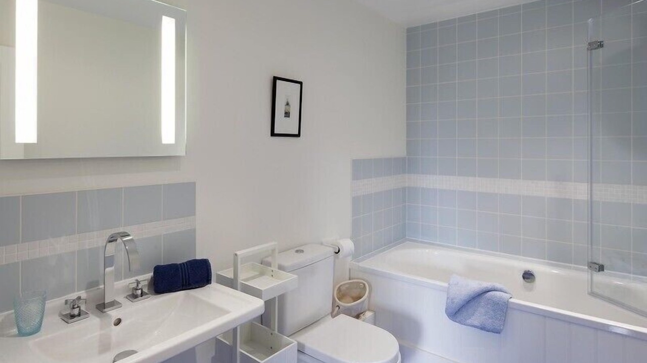 Photo of Bathroom in Rock