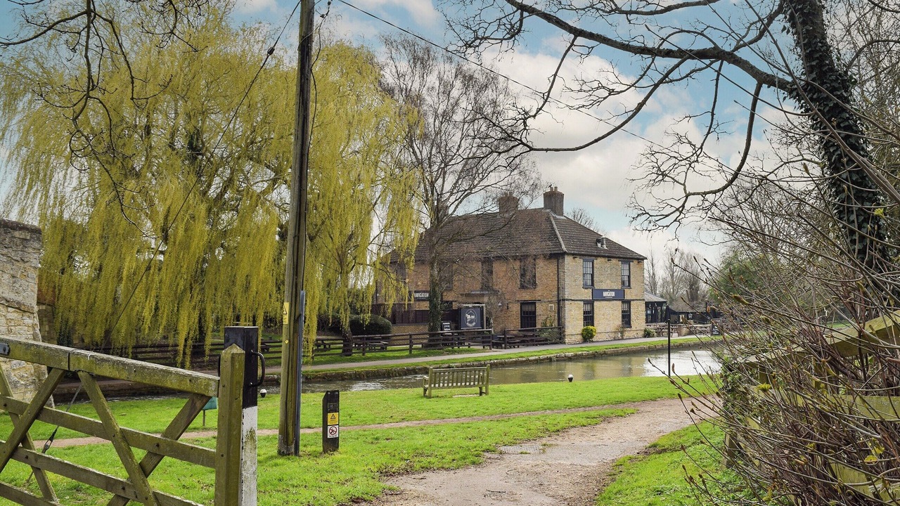 Photo of Others in Stoke Bruerne