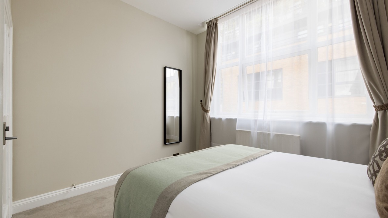 Photo of Bedroom in Farringdon