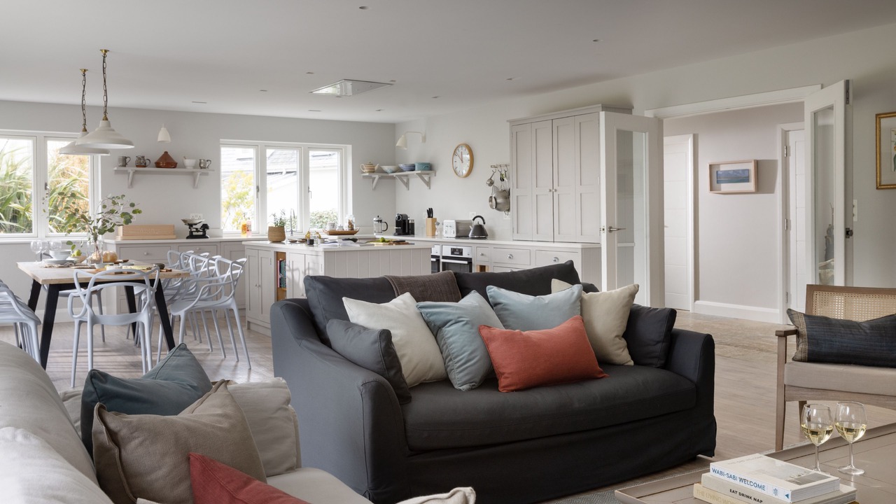 Photo of Livingroom in Constantine Bay