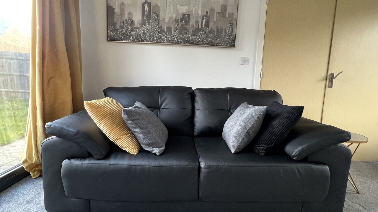 Photo of Livingroom in Newport Pagnell