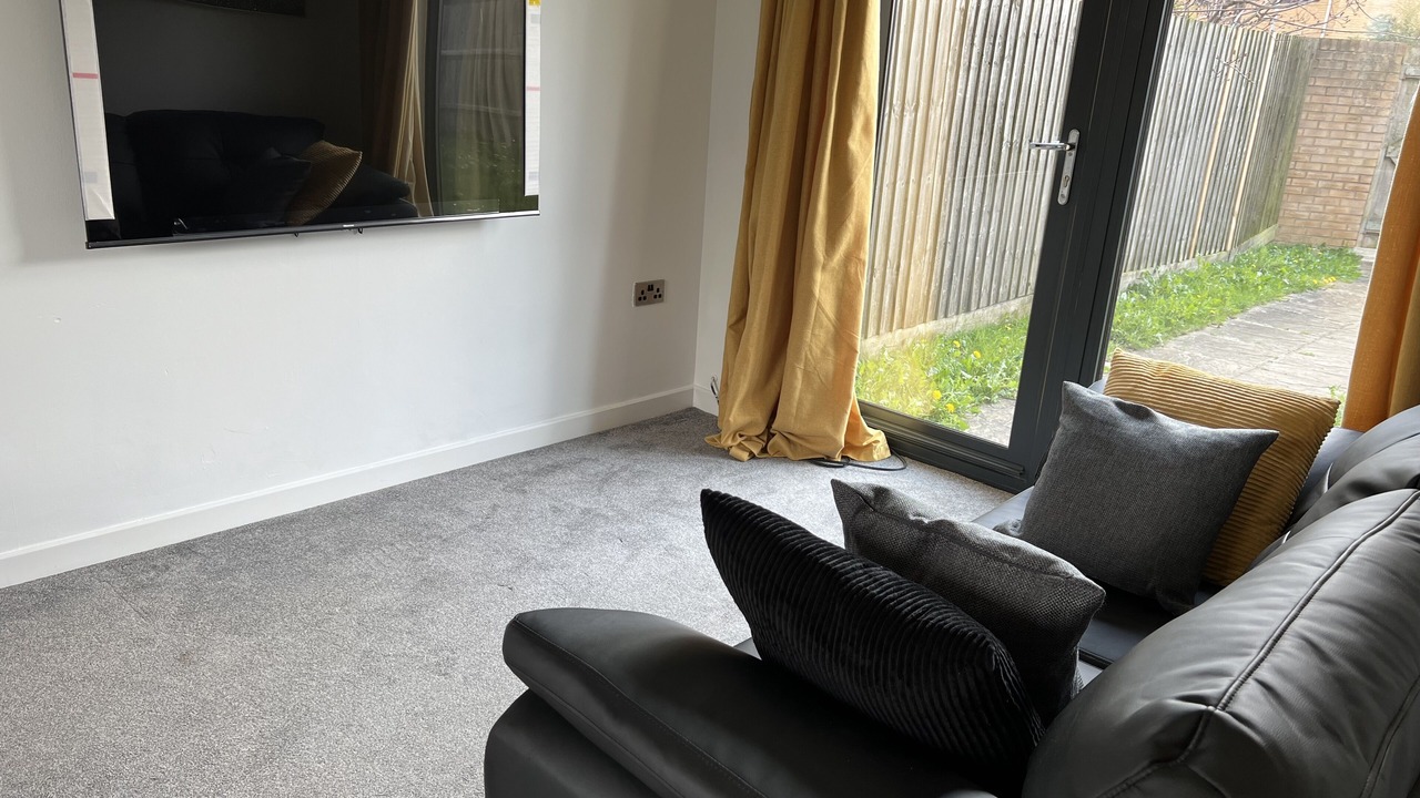 Photo of Livingroom in Newport Pagnell