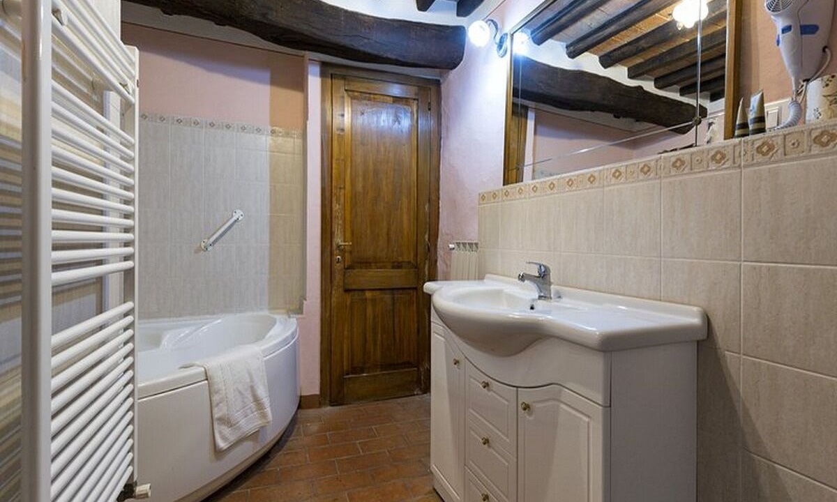 Photo of Bathroom in San Pietro a Cegliolo