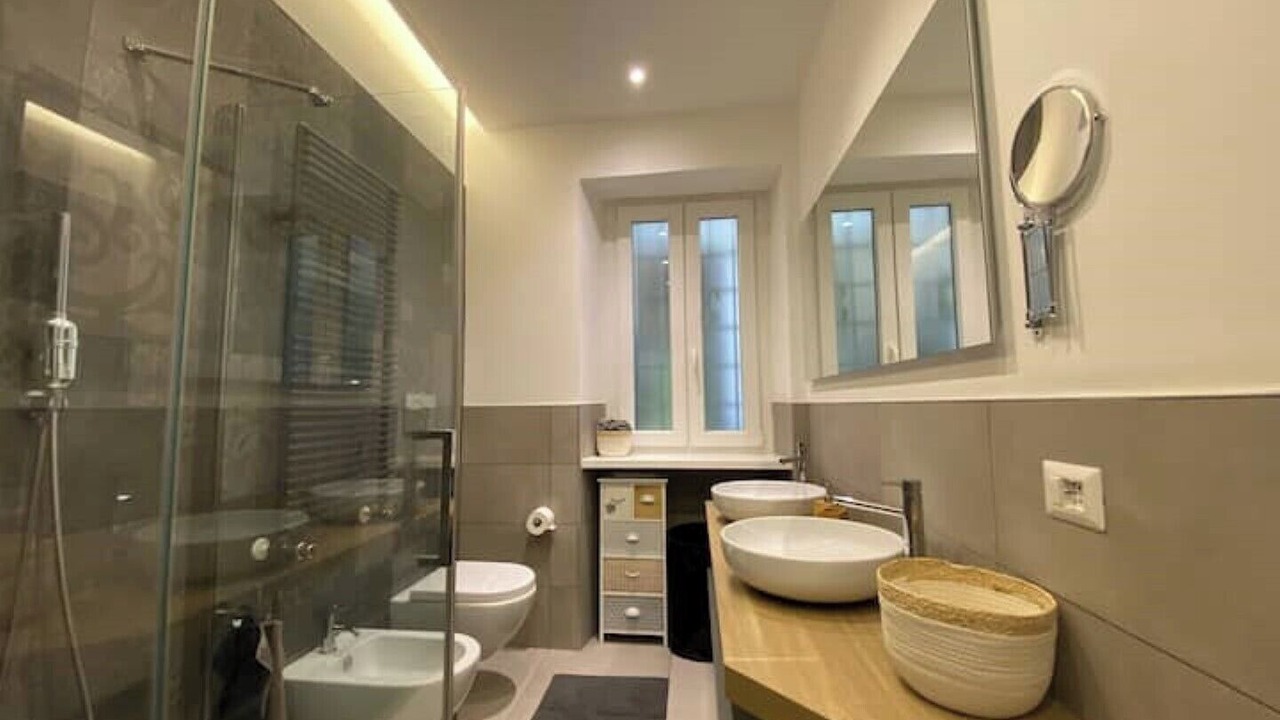 Photo of Bathroom in Esquilino