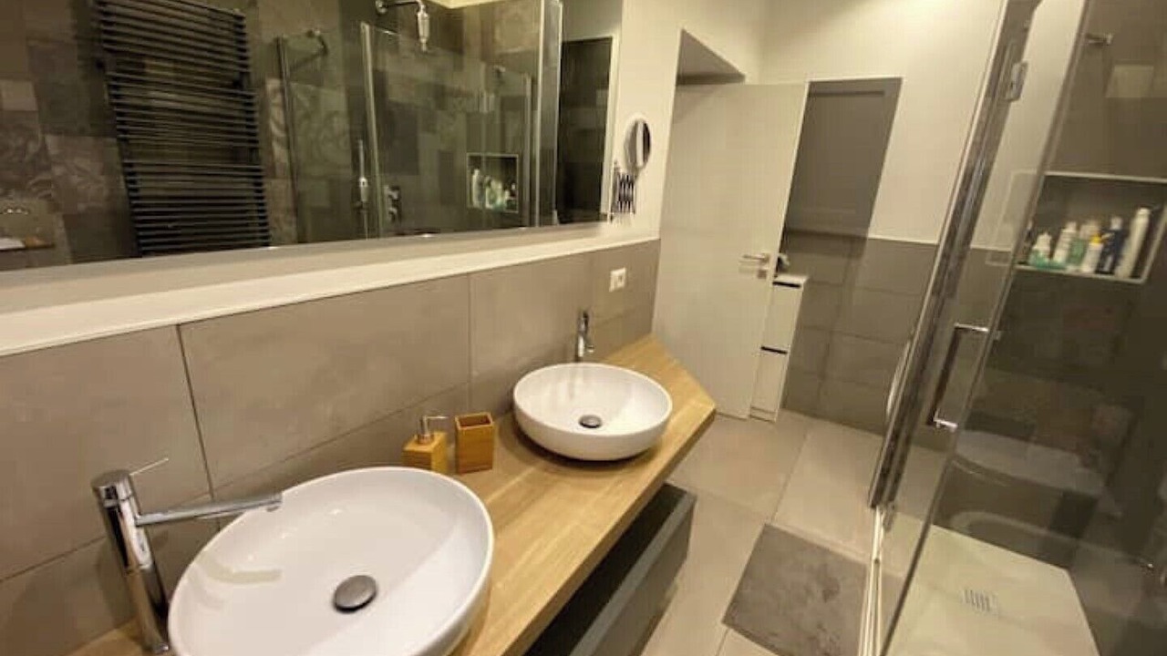 Photo of Bathroom in Esquilino