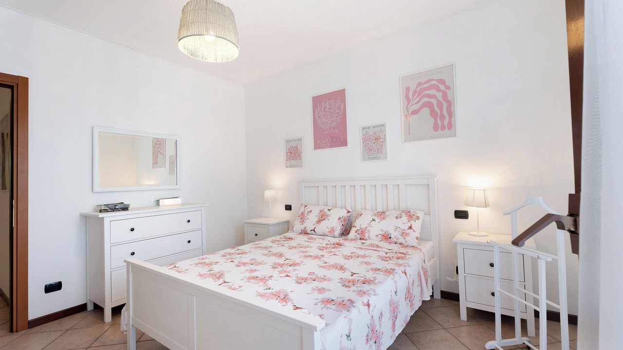 Photo of Bedroom in Angera