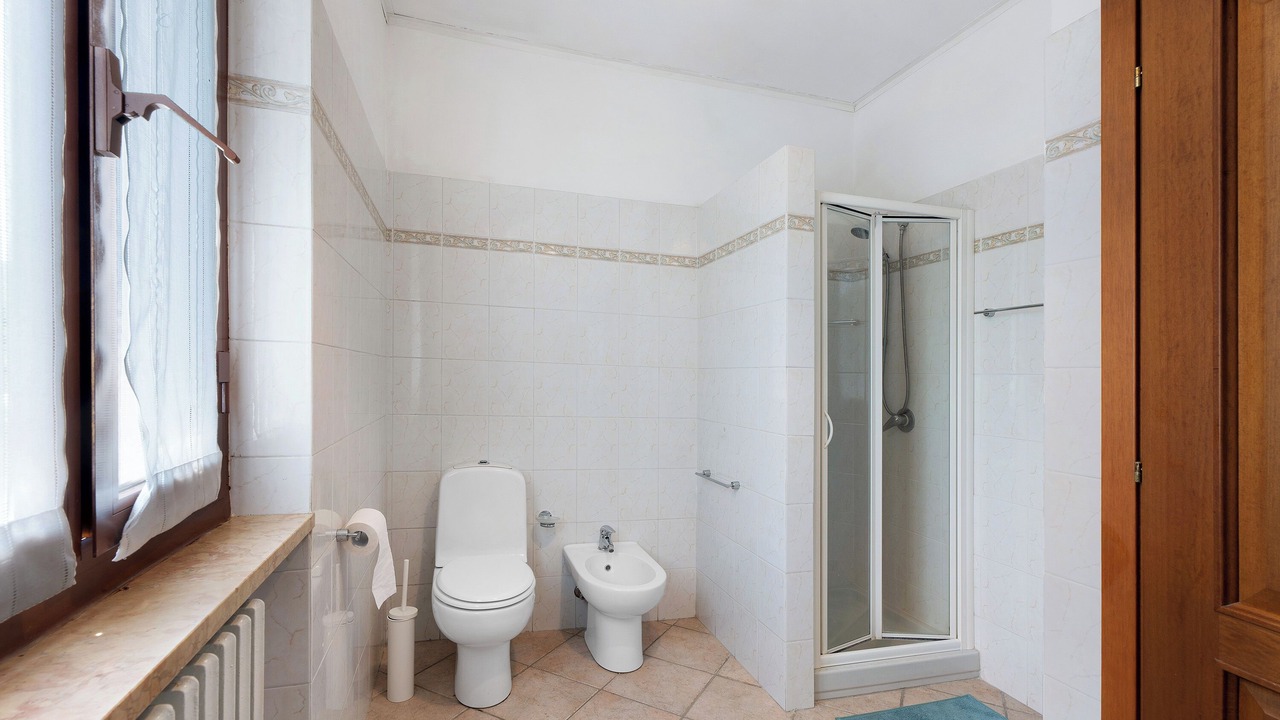 Photo of Bathroom in Angera