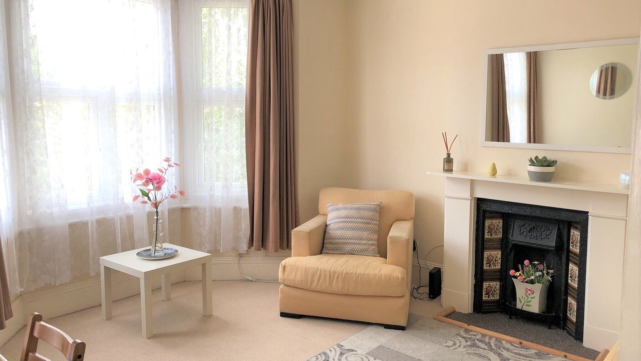 Photo of Livingroom in North Acton