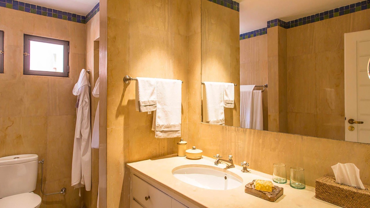 Photo of Bathroom in Majorelle