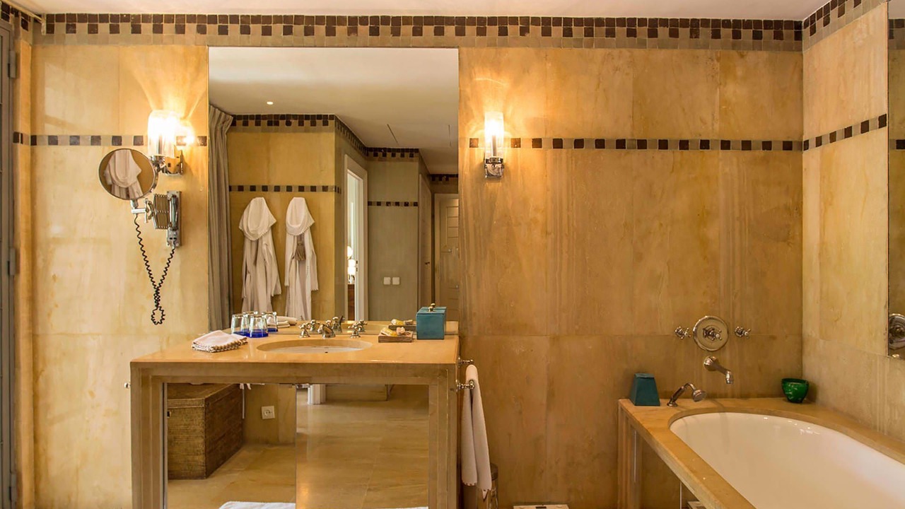 Photo of Bathroom in Majorelle
