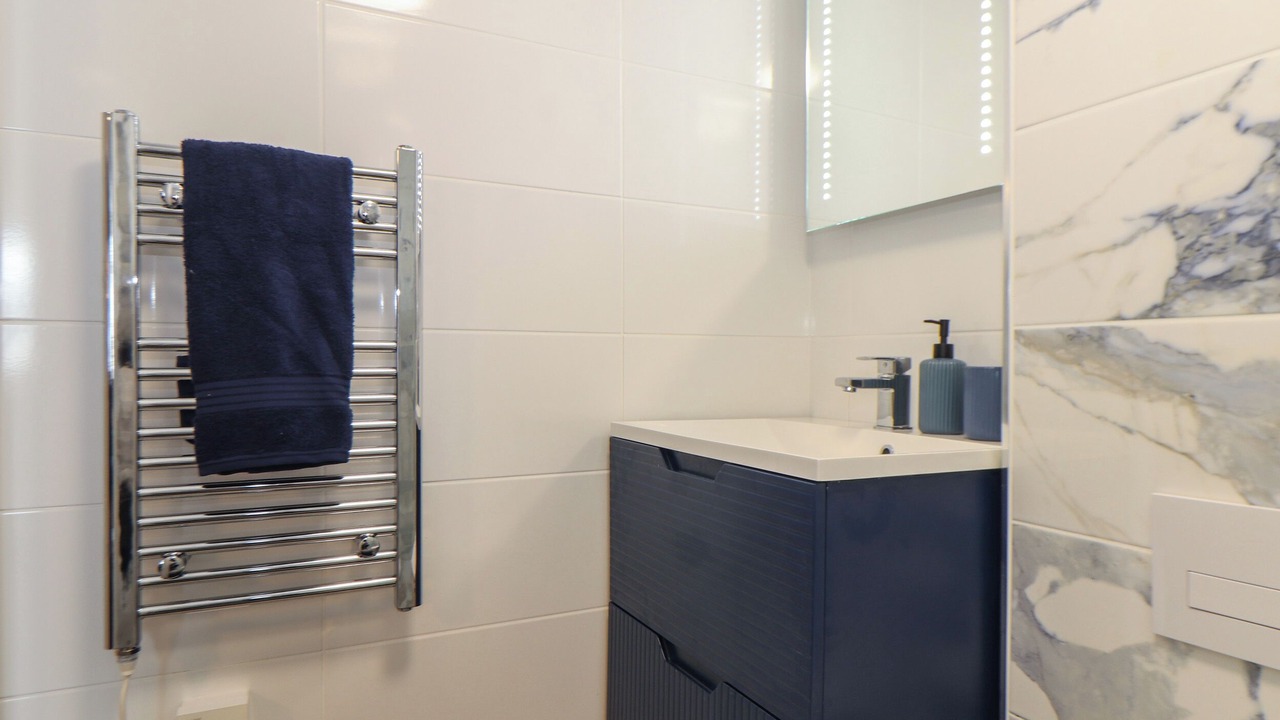 Photo of Bathroom in Sennen Cove
