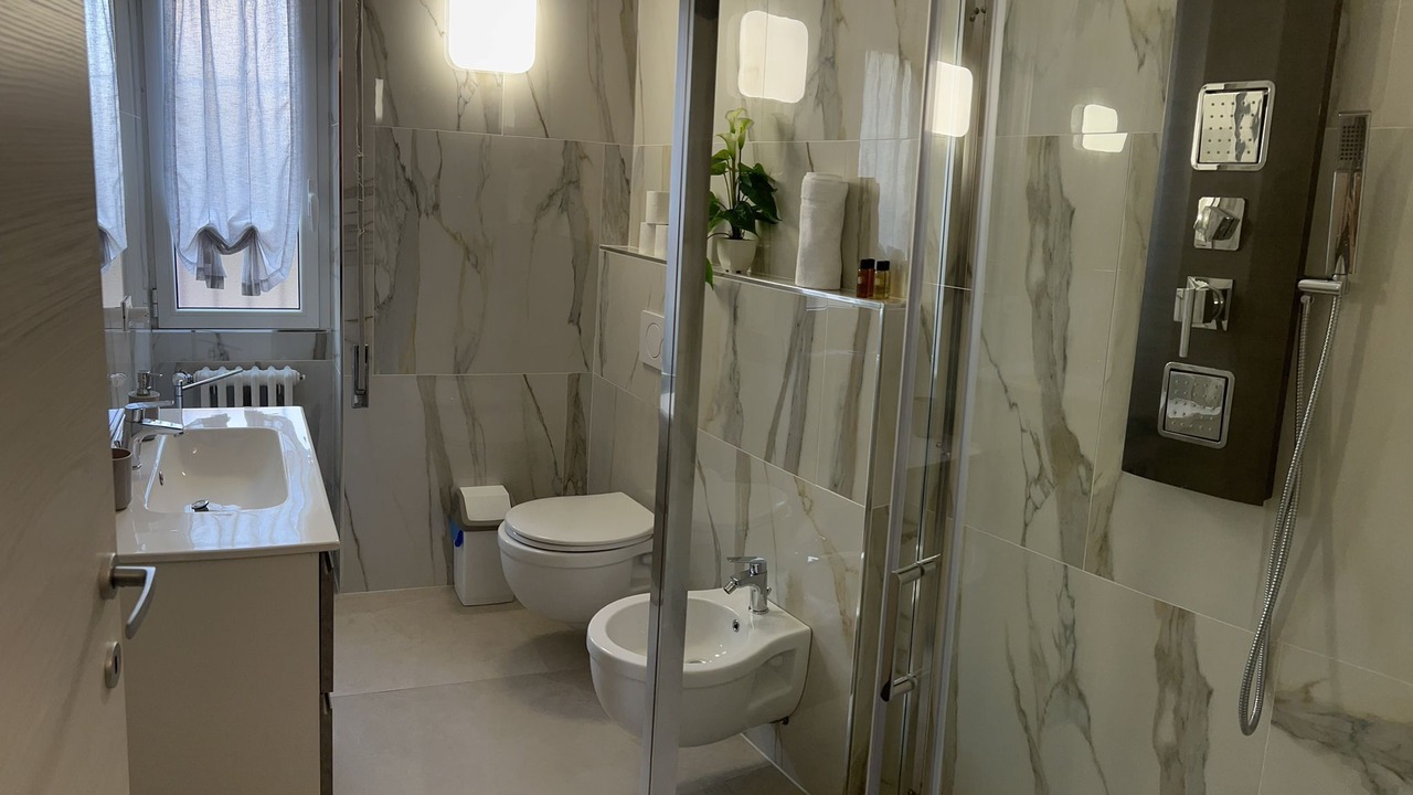 Photo of Bathroom in Intra