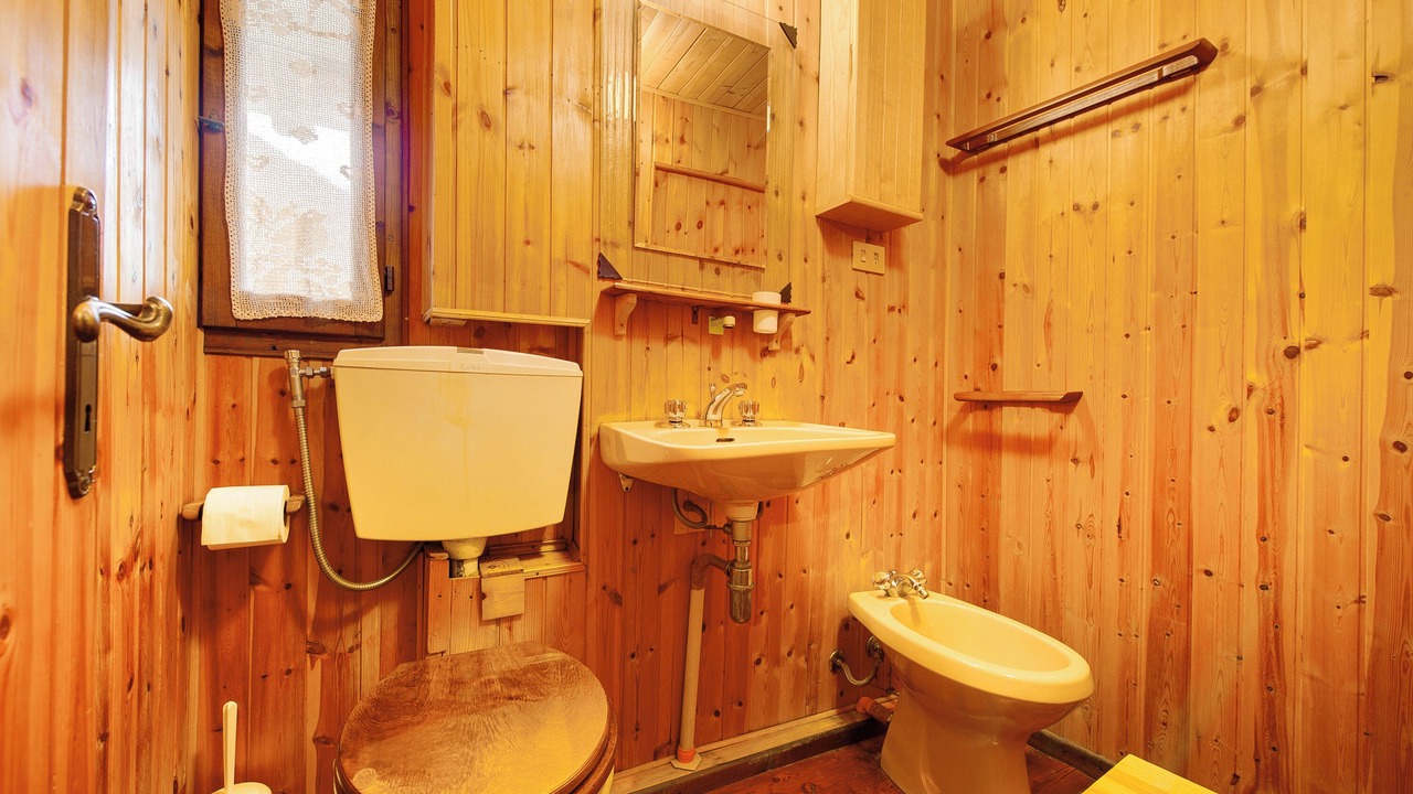 Photo of Bathroom in Moron