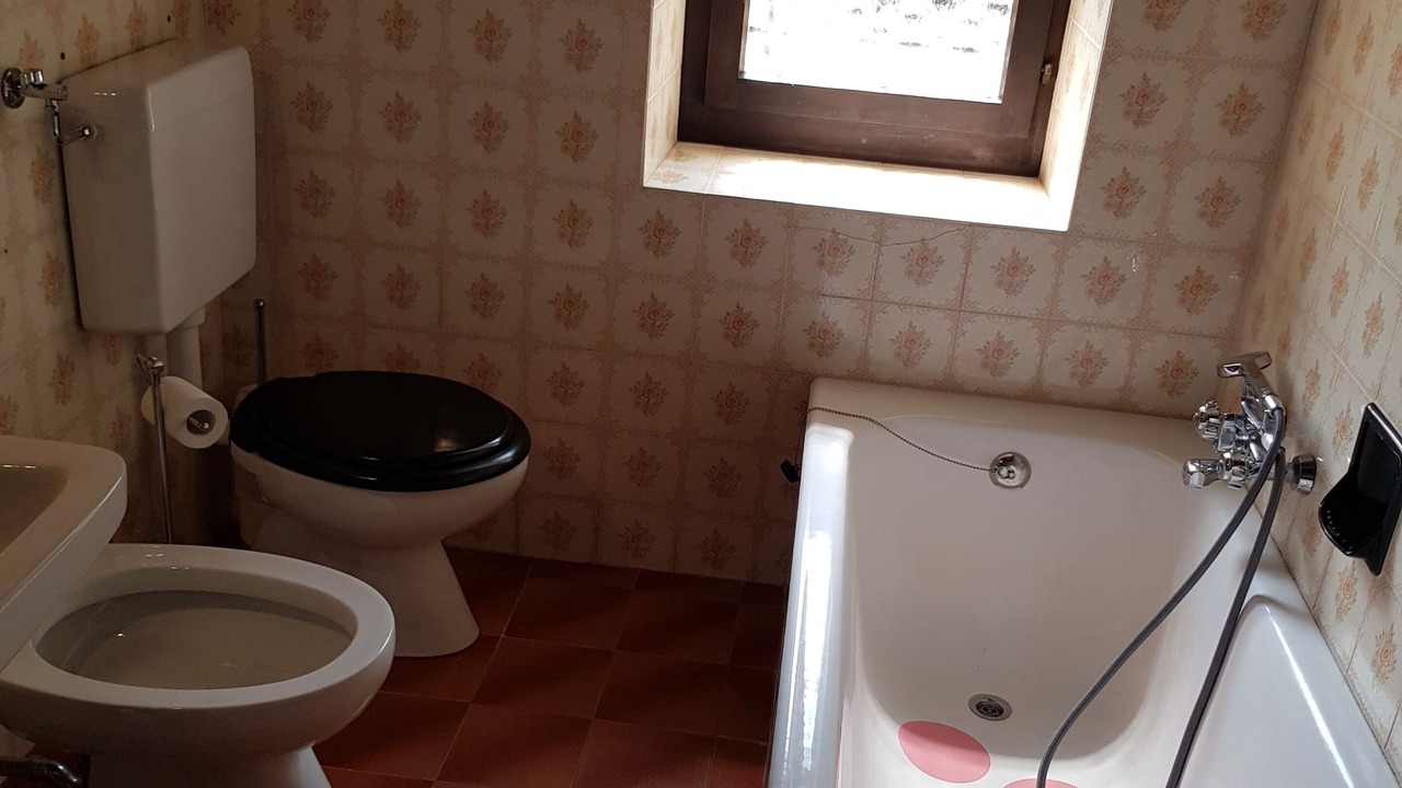 Photo of Bathroom in Lunecco