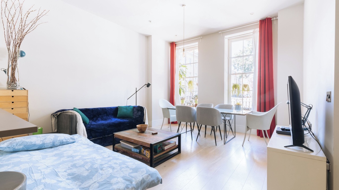 Photo of Livingroom in Saint Paul's