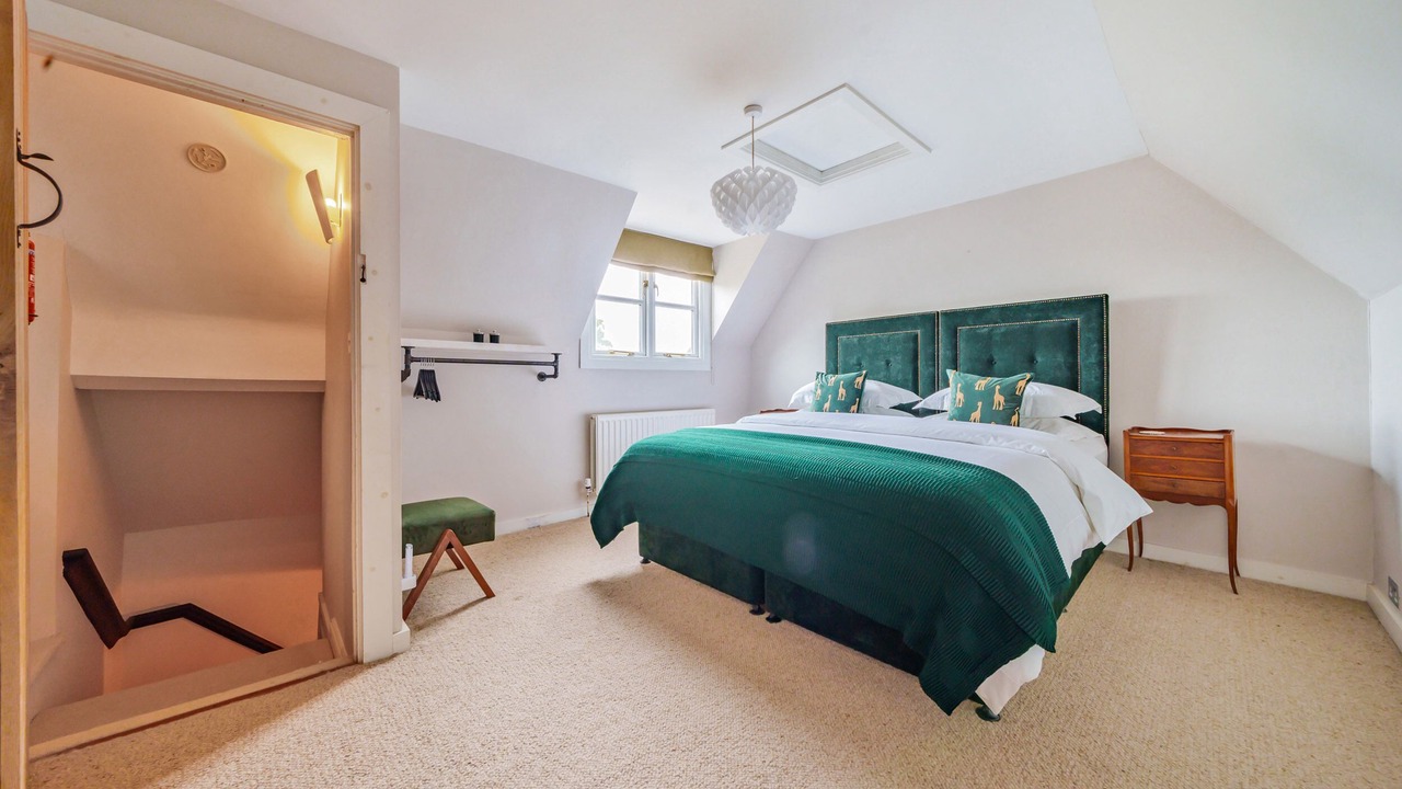 Photo of Bedroom in Enstone