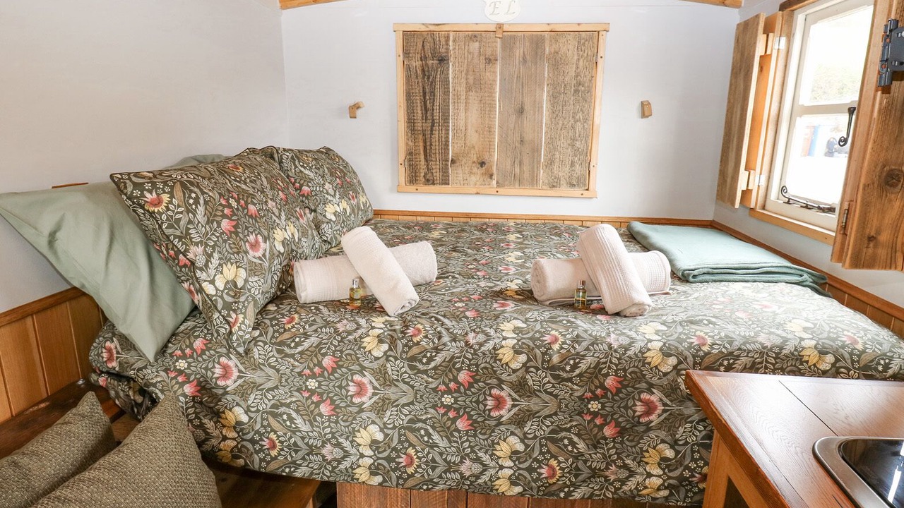 Photo of Bedroom in Hollow Meadows