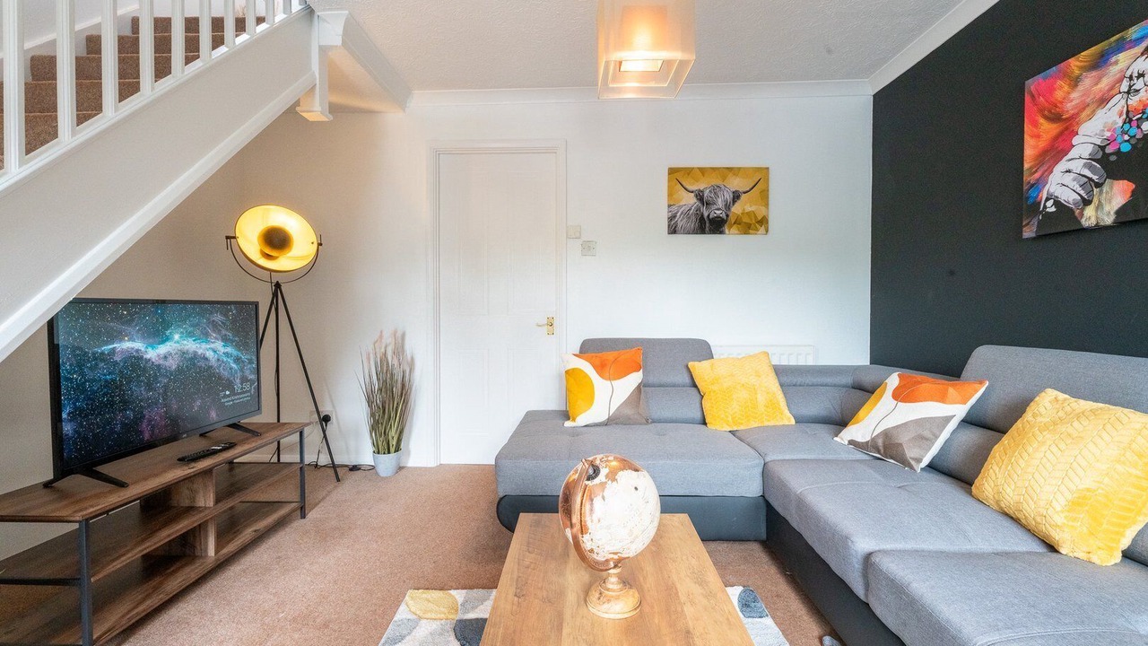 Photo of Livingroom in Little Stoke