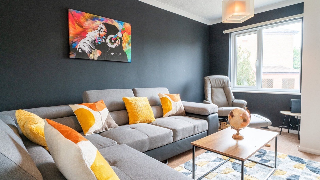 Photo of Livingroom in Little Stoke