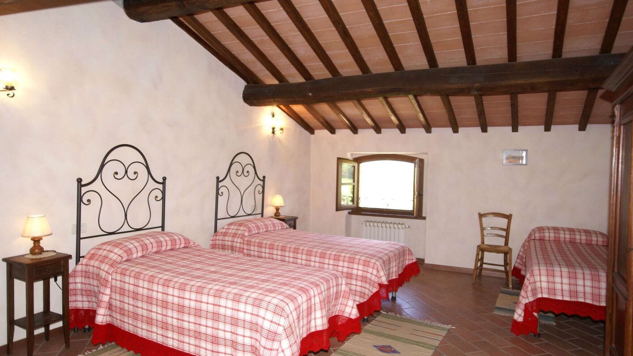Photo of Others in Montone