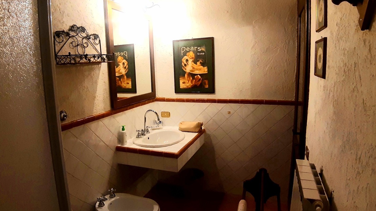 Photo of Bathroom in Saturnia