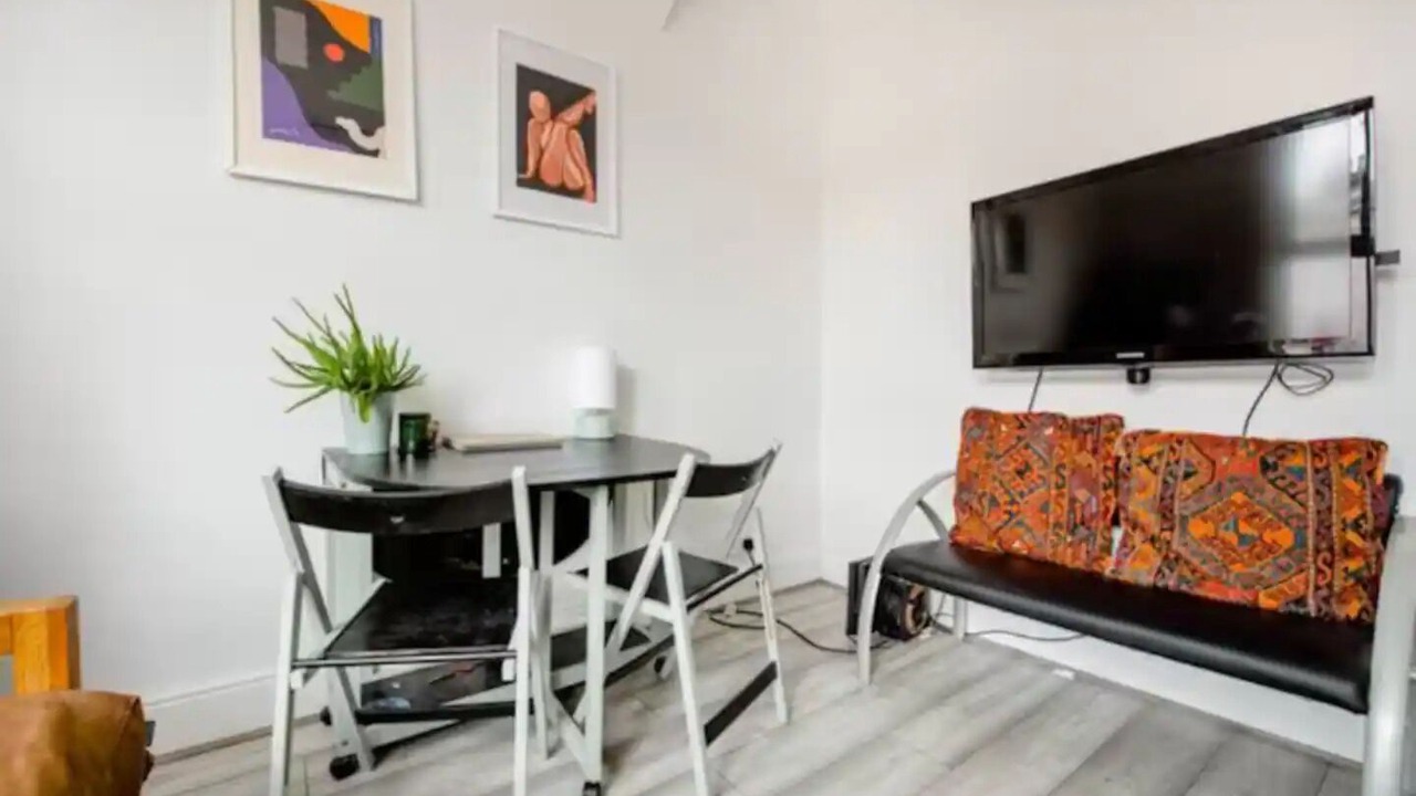 Photo of Livingroom in Cann Hall