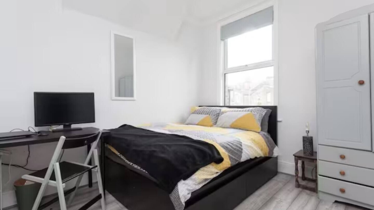 Photo of Bedroom in Cann Hall