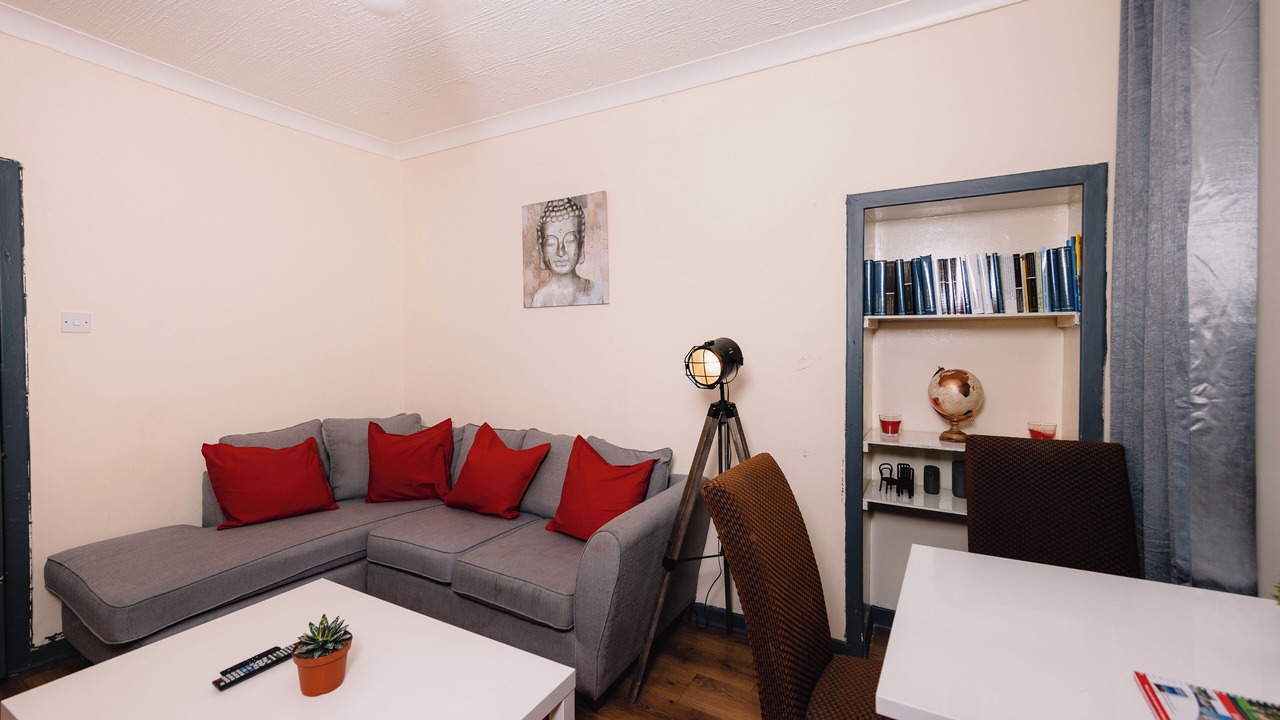 Photo of Livingroom in Newington