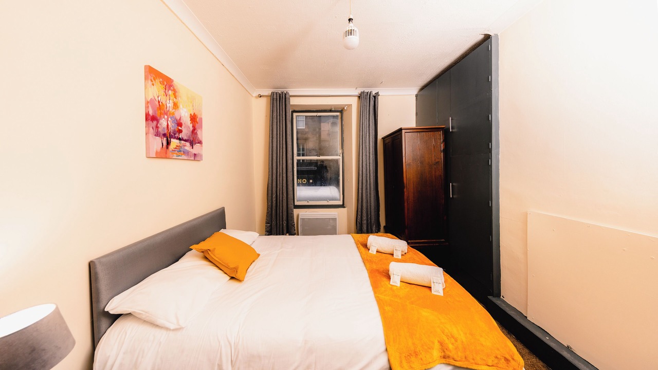 Photo of Bedroom in Newington