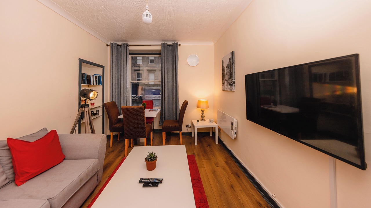 Photo of Livingroom in Newington