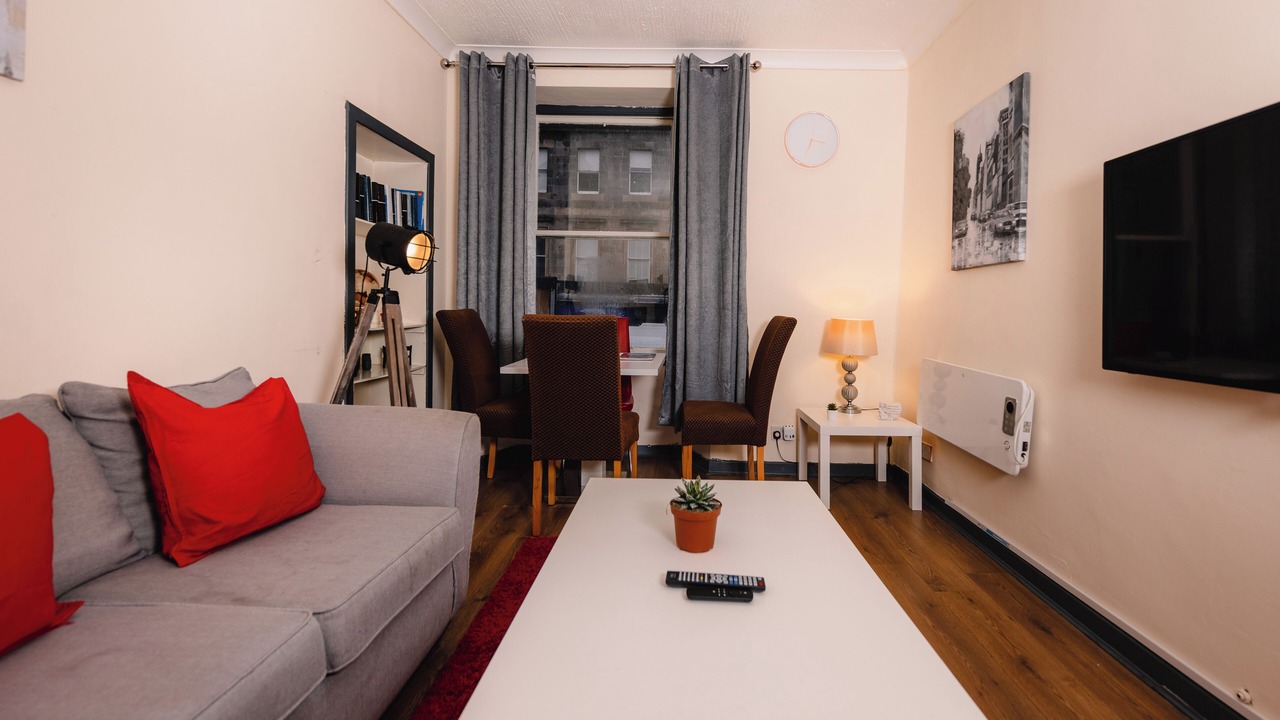 Photo of Livingroom in Newington