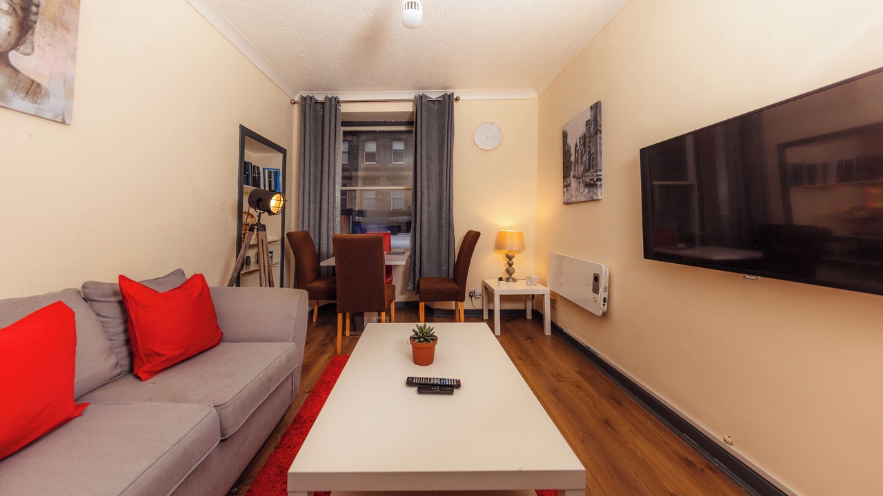 Photo of Livingroom in Newington