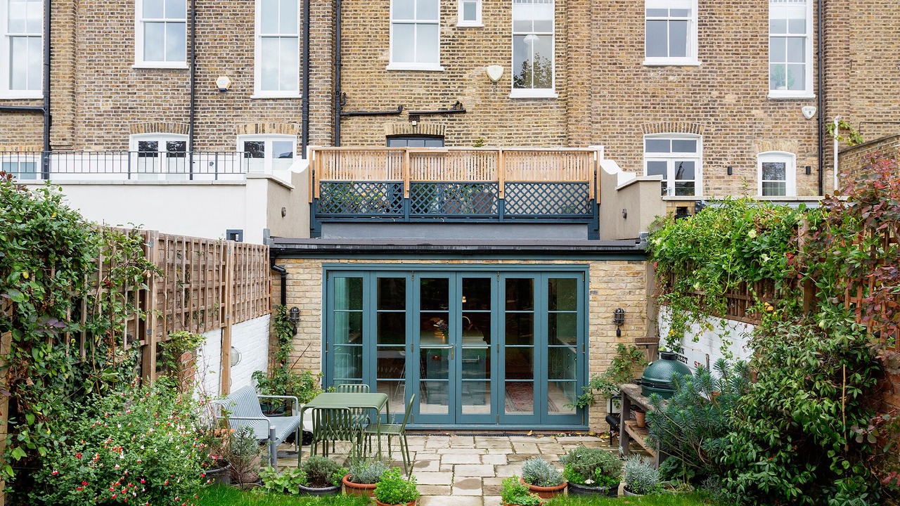 Photo of Outdoor in Oval