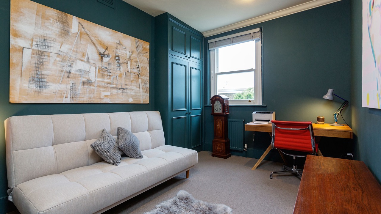 Photo of Livingroom in Oval