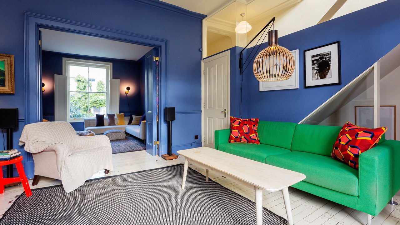 Photo of Livingroom in Oval
