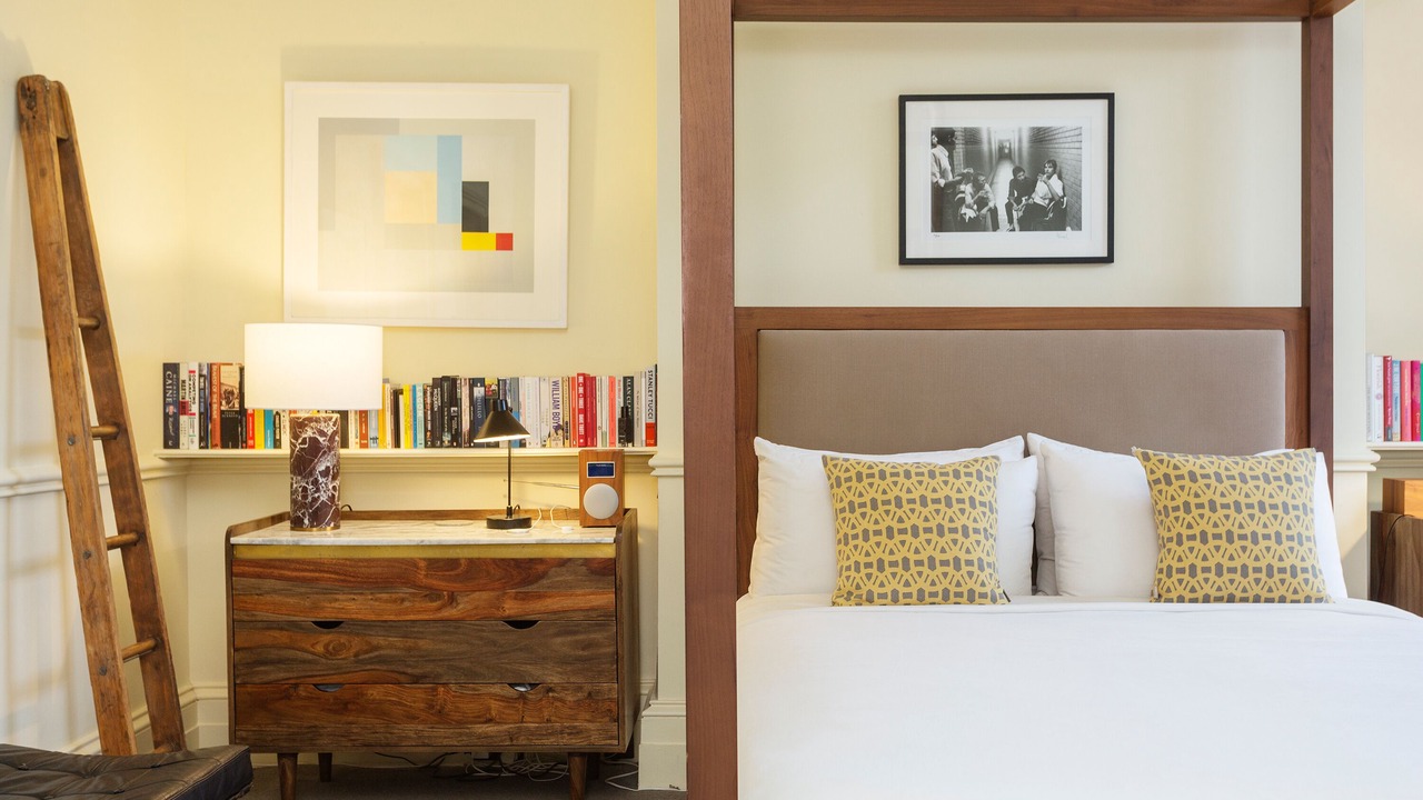 Photo of Bedroom in Oval