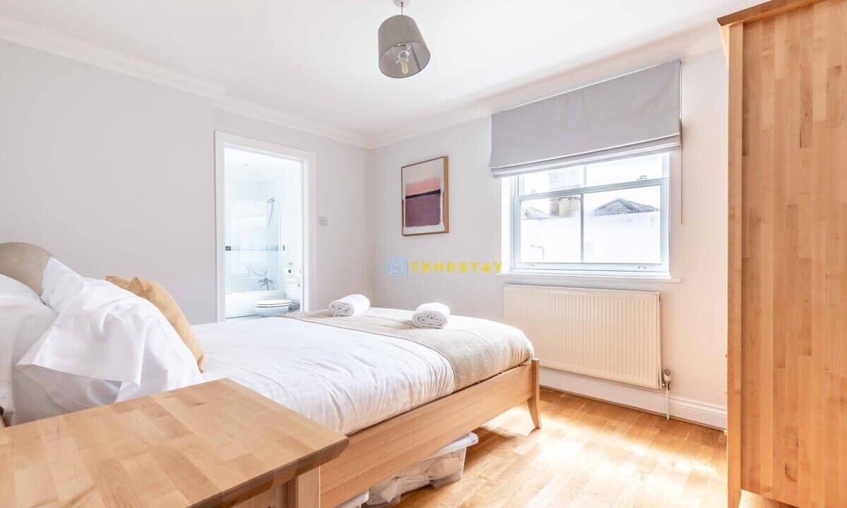 Photo of Bedroom in Windsor City Centre