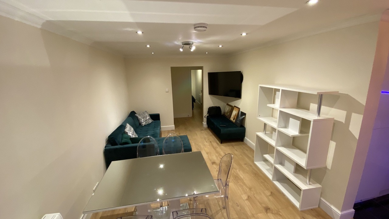 Photo of Livingroom in North Acton