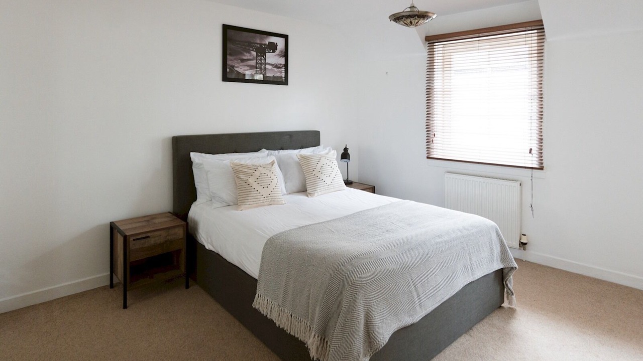 Photo of Bedroom in Kelvinbridge