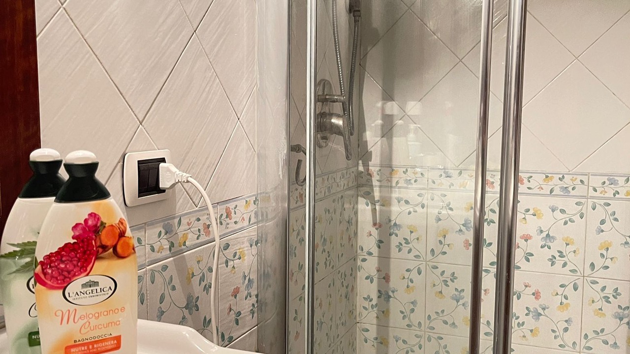 Photo of Bathroom in Naples City Centre