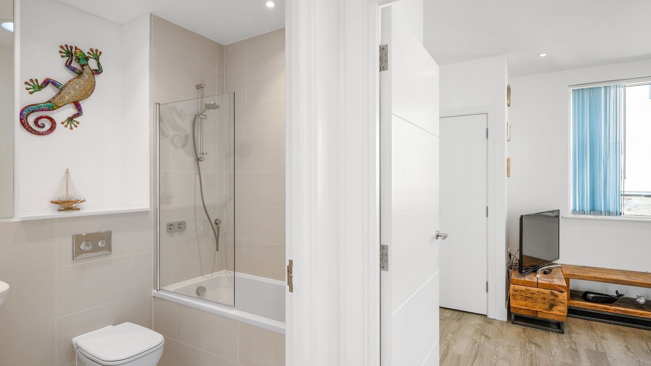 Photo of Bathroom in Perranporth