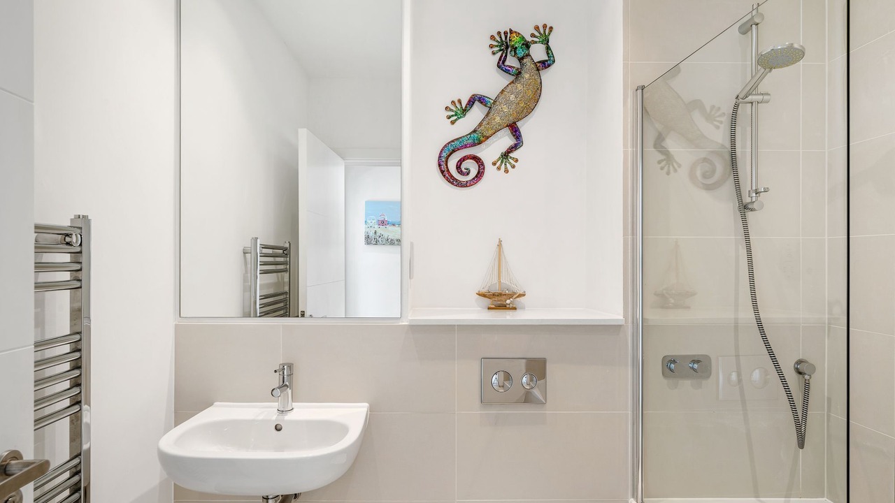 Photo of Bathroom in Perranporth