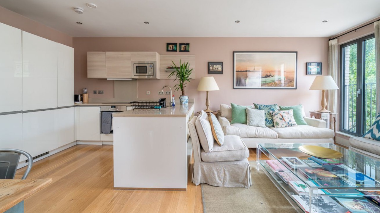 Photo of Livingroom in Golborne