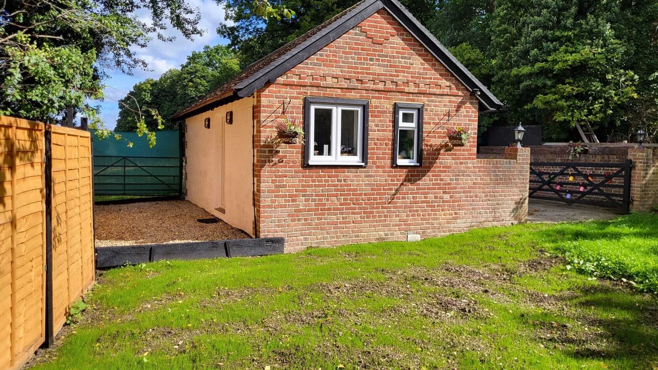 Photo of Outdoor in Padworth